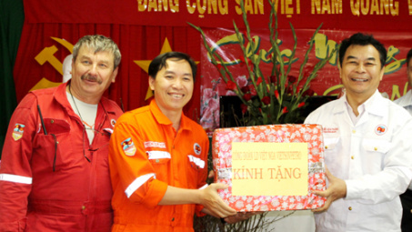 Công đoàn Vietsovpetro: Mọi hoạt động đều gắn liền với sản xuất - kinh doanh