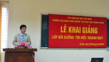 Khai giảng lớp bồi dưỡng tìm hiểu ngành công nghệ may