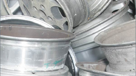 Giá nhôm giảm khiến các nhà máy của Trung Quốc cắt giảm sản lượng