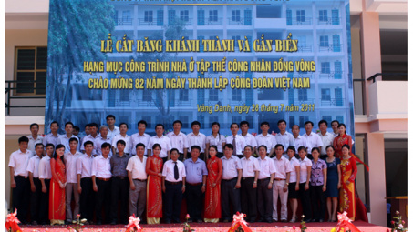 Khó cũng phải lo cho công nhân