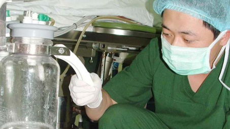 Quý 2/2014: Trung tâm Y tế tổ chức rửa phổi cho thợ lò