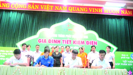 Điện lực Hà Giang: Thu hút toàn xã hội vào các hoạt động tiết kiệm điện  