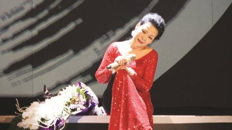 Khánh Ly không khóc ở Hà Nội