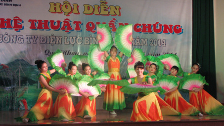 Tưng bừng Hội diễn nghệ thuật quần chúng PC Bình Định năm 2014