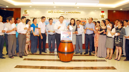Bia Sài Gòn “Chung sức bảo vệ biển Đông”