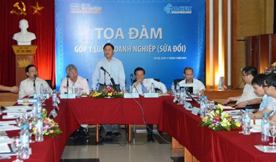 Tạo môi trường kinh doanh thuận lợi nhưng vẫn phải quản lý chặt