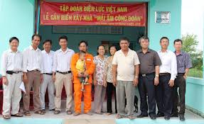 Công đoàn Điện lực Việt Nam thăm, tặng quà cho người lao động mắc bệnh hiểm nghèo