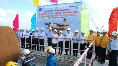 Khai thác dòng dầu đầu tiên mỏ Diamond thuộc Lô 01&02