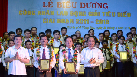 Biểu dương khen thưởng 117 công nhân lao động giỏi của Tập đoàn Điện lực Việt Nam