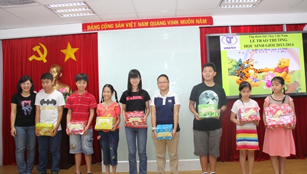 Lễ tuyên dương học sinh giỏi năm học 2013 - 2014