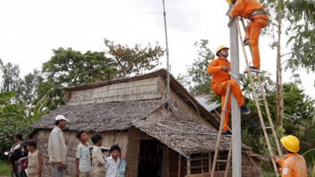 Sóc Trăng đưa điện về 95% hộ đồng bào dân tộc Khmer