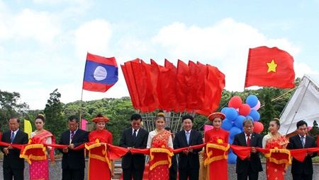 Khai trương Cửa khẩu quốc tế La Lay