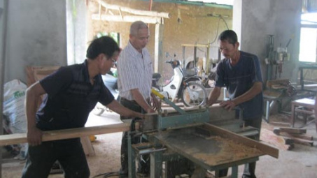 Khuyến công: Hỗ trợ máy móc thiết bị mộc gia dụng