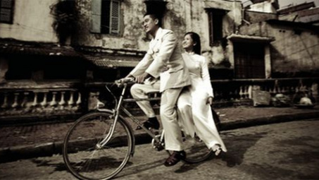 Những khoảnh khắc hạnh phúc ghi lại đám cưới Hà Nội thời xưa