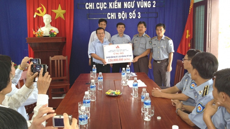Công nhân lao động Tổng công ty Thép Việt Nam hướng về biển đảo của Tổ quốc