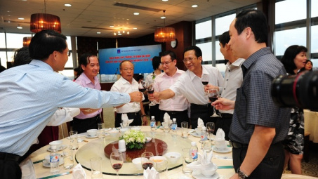 Tập đoàn Dầu khí Việt Nam gặp mặt Trưởng các Cơ quan đại diện Việt Nam tại nước ngoài