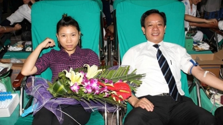 Nhãn hàng Dr Thanh cùng Hành trình đỏ 2014 đến Hải Phòng và Hà Tĩnh