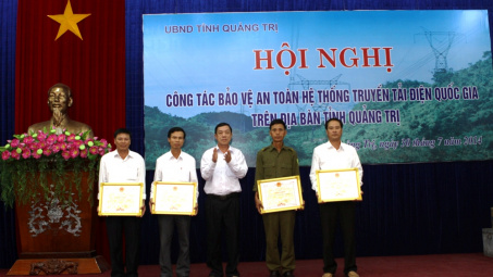 Bảo vệ hành lang an toàn hệ thống truyền tải điện Quốc gia