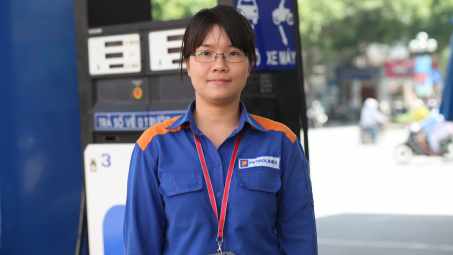 Gương lao động điển hình ở cửa hàng Petrolimex Sài Gòn