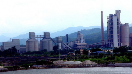 Đề nghị dừng đầu tư nhà máy xi măng, nhiệt điện gần vịnh Hạ Long