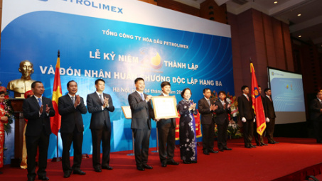 PLC kỷ niệm 20 năm thành lập & đón nhận Huân chương Độc lập hạng Ba