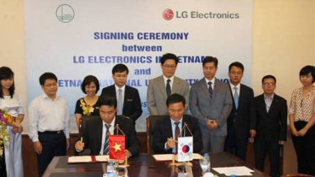 LG hợp tác với Đại học Quốc gia Hà Nội đào tạo nguồn nhân lực chất lượng cao