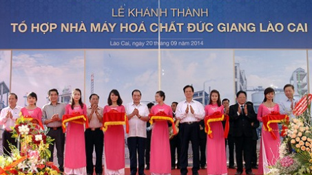 Thủ tướng dự Lễ khánh thành Tổ hợp hóa chất Đức Giang Lào Cai