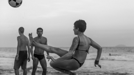 Ở Brazil, đá bóng là đam mê và hạnh phúc