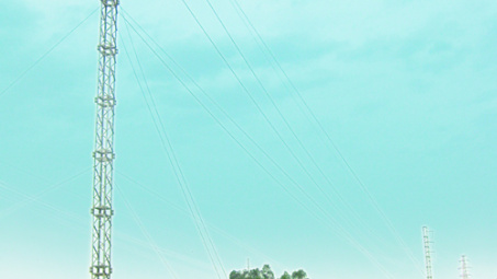 Đường dây cấp điện bằng cột ERS trong cơn bão Kalmeagi