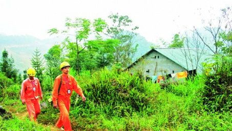 Chiến công lặng thầm của người thợ điện Hà Giang
