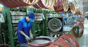 Đơn đặt hàng mới tăng giúp cải thiện sản xuất