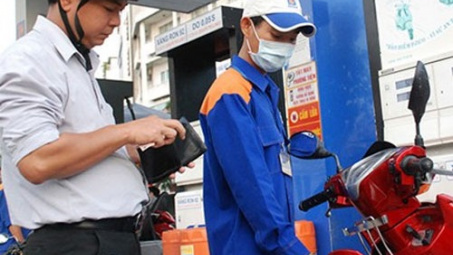 Giảm giá xăng dầu: Phù hợp với diễn biến thị trường thế giới