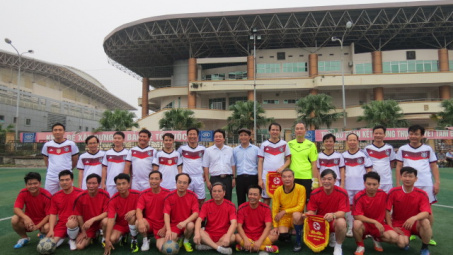 Giao lưu bóng đá giữa Vụ Phát triển nguồn nhân lực với khối các trường thuộc Bộ Công Thương