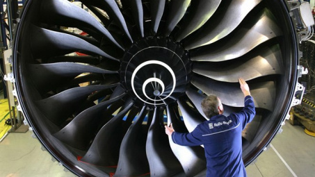 Rolls Royce dự đoán tình hình kinh doanh ảm đạm năm 2015