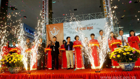 Khai mạc Hội chợ quốc tế hàng công nghiệp Việt Nam VIIF năm 2014