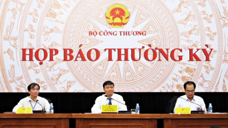 Tiếp tục đà tăng trưởng sản xuất công nghiệp và hoạt động thương mại