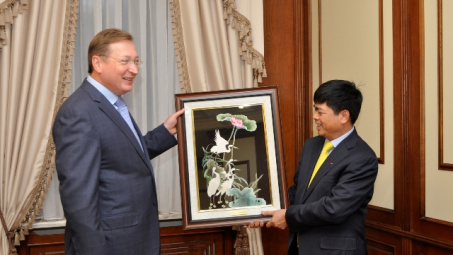 Từ Mạc Tư Khoa... nhớ về ngôi nhà Dầu khí