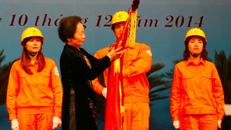 EVN HANOI kỷ niệm 60 năm ngày Bác Hồ về thăm Nhà máy Đèn Bờ Hồ và đón nhận Huân chương Độc lập hạng Nhất