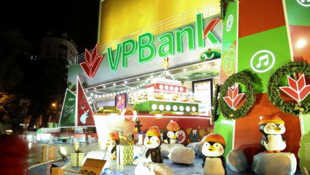 Thắp sáng Cây Thịnh Vượng VPBank với hàng ngàn quà tặng hấp dẫn