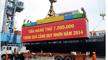 Tấn hàng thứ 7 triệu thông qua cảng Quy Nhơn - năm 2014