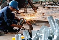 4 điều kiện giao DN 100% vốn nhà nước cho tập thể người lao động