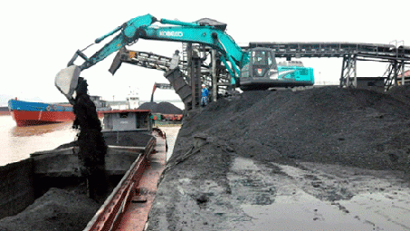 Công ty Kho vận Đá Bạc tiêu thụ 8,2 triệu tấn than trong năm 2014