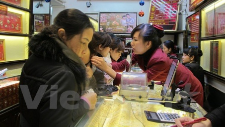 Tăng mạnh, giá vàng SJC trong nước chạm ngưỡng 35,50 triệu đồng