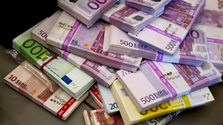 Đồng euro xuống giá tại châu Á do dự đoán về chương trình QE