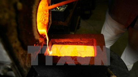 Nhà đầu tư hướng sang vàng trước những bất ổn tài chính