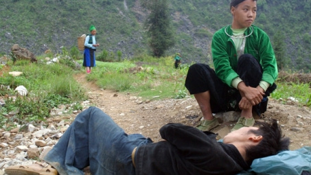 Phía sau đuôi ngựa