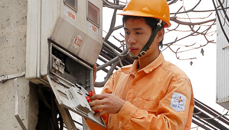 Thử tách bạch câu chuyện giá điện