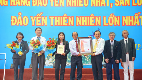  Công ty Yến Sào Khánh Hòa đón nhận kỷ lục châu Á