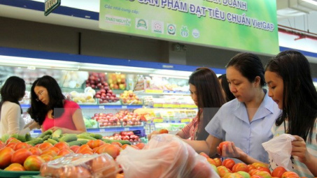 Không được điều chỉnh giá cả các mặt hàng thiết yếu cùng lúc