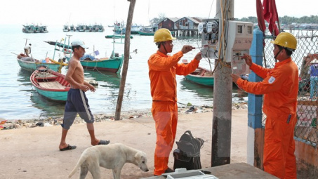Khánh thành tuyến cáp ngầm vượt biển đưa điện ra xã đảo Thạnh An